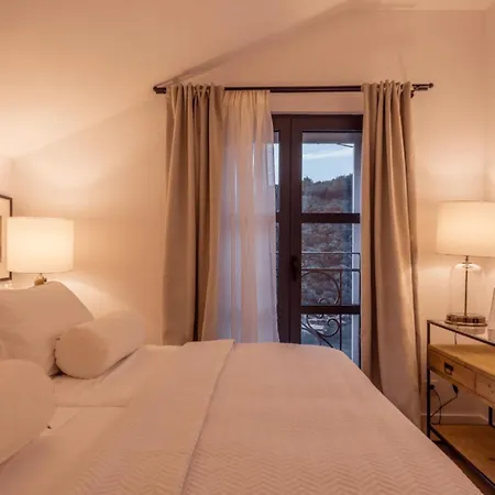 Stunning Korcula 4 Bedrooms Waterfront Dream Cinema