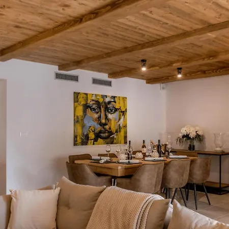 Stunning Korcula 4 Bedrooms Waterfront Dream Cinema 别墅 Zrnovo