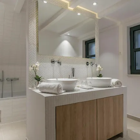 Stunning Korcula 4 Bedrooms Waterfront Dream Cinema 别墅