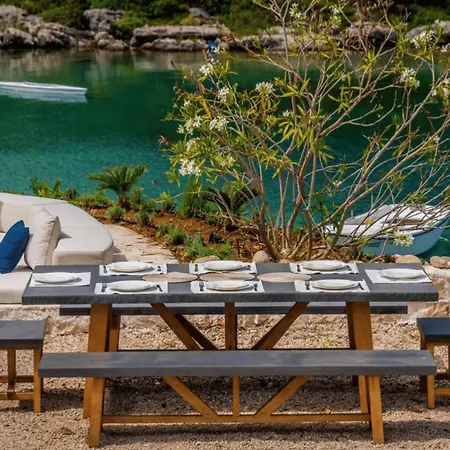 Stunning Korcula 4 Bedrooms Waterfront Dream Cinema * Zrnovo