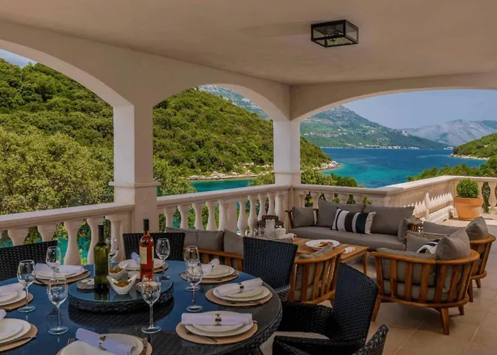 Stunning Korcula 4 Bedrooms Waterfront Dream Cinema ヴィラ *