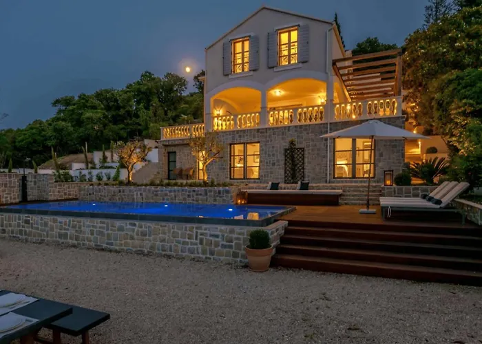 Stunning Korcula 4 Bedrooms Waterfront Dream Cinema