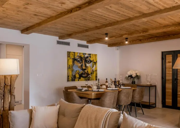 Stunning Korcula 4 Bedrooms Waterfront Dream Cinema ヴィラ Žrnovo