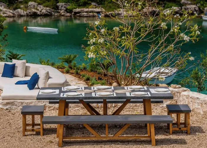 Stunning Korcula 4 Bedrooms Waterfront Dream Cinema * Žrnovo